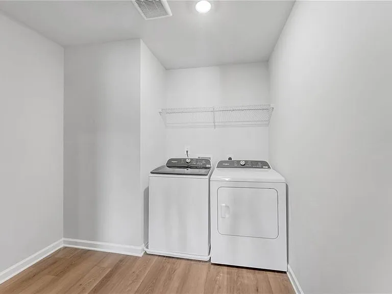 2929 Sweet Red Cir — Photo 63