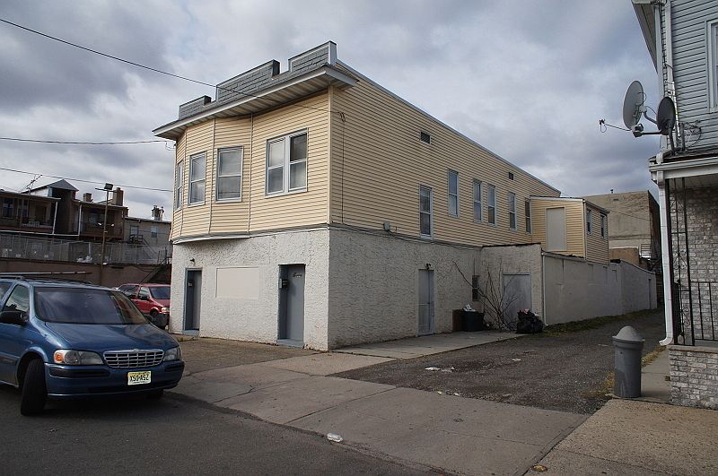 2nd image of 14 Smith St