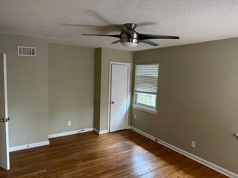 349 Oxford Dr — Photo 12