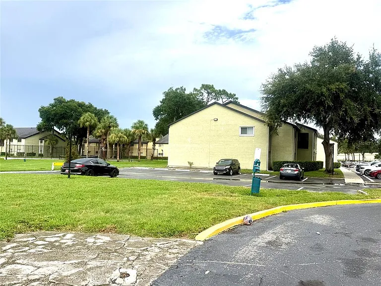 926 Lake Destiny Rd #F — Photo 18