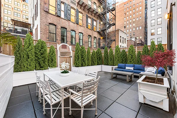 Sold by SERHANT. | media 4