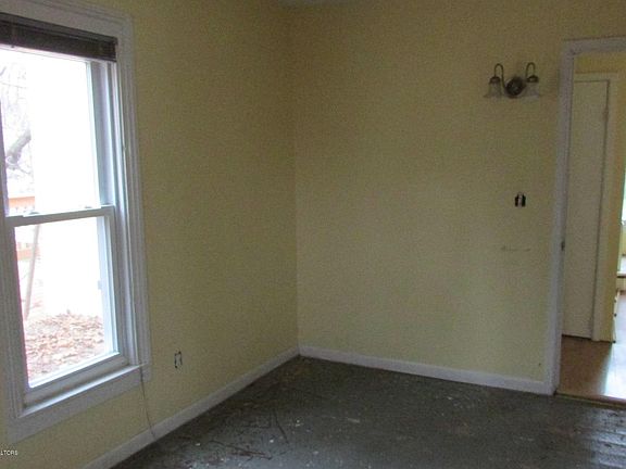 4th image of 223 S Rogers St
