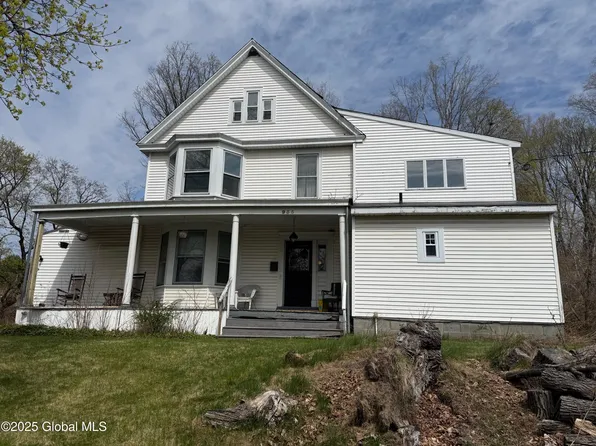 935 Hoosick Road, Troy, NY 12180