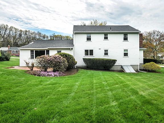 3rd image of 45 Lyons Dr