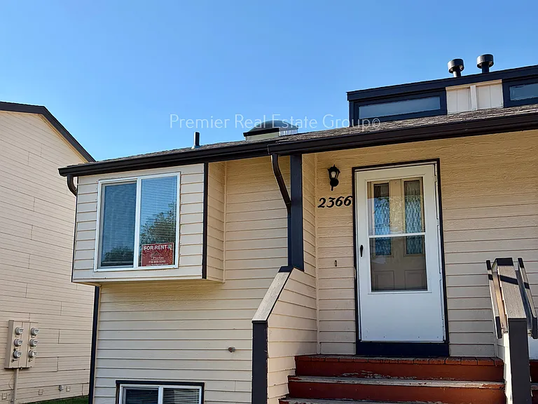 2366 Lexington Village Ln — Photo 2