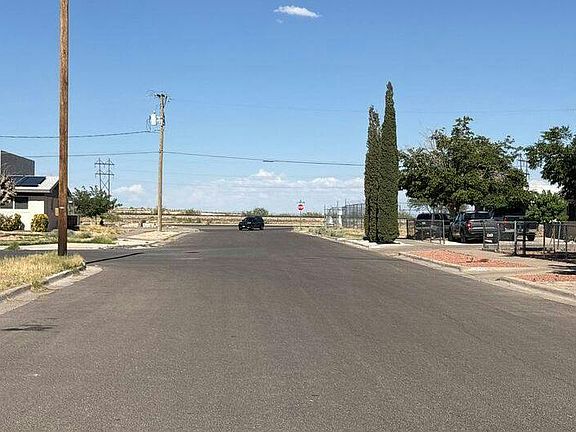 5th image of 5921 Falcon Ave