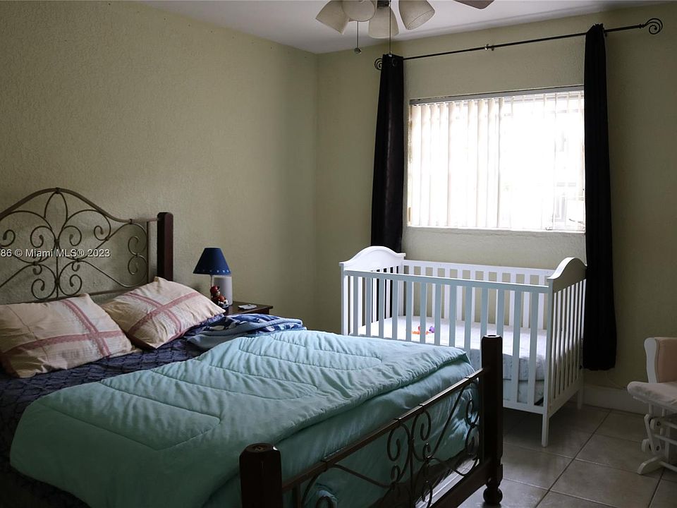 1st image of 1330 W 54th St APT 129C