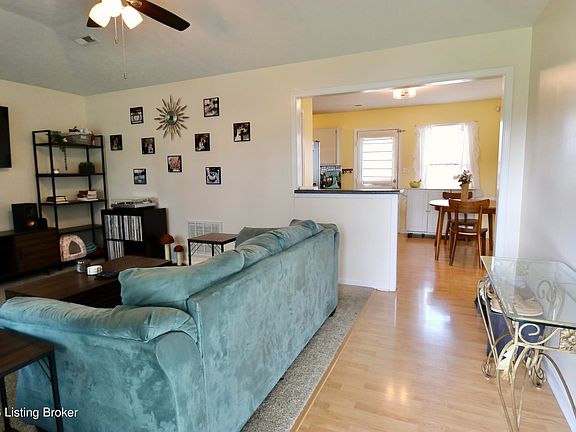 2nd image of 142 Carrissa Ct