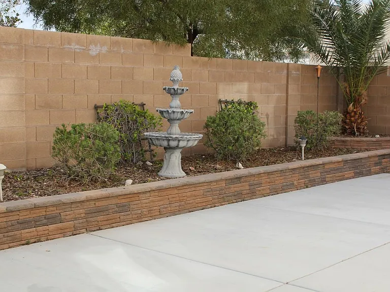 8749 Evan Lilas St — Photo 18