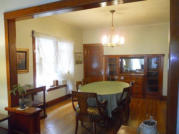 Formal Dining Rm