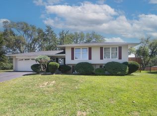 4049 Winston Dr, Hoffman Estates, IL 60192