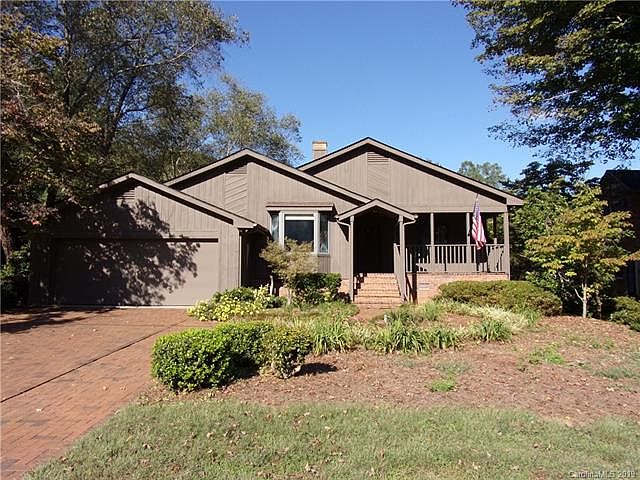 1st image of 110 Creekside Dr