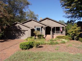 110 Creekside Dr, Morganton, NC 28655