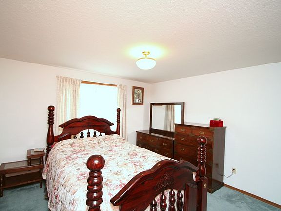 5th image of 5109 Beverly Dr NE