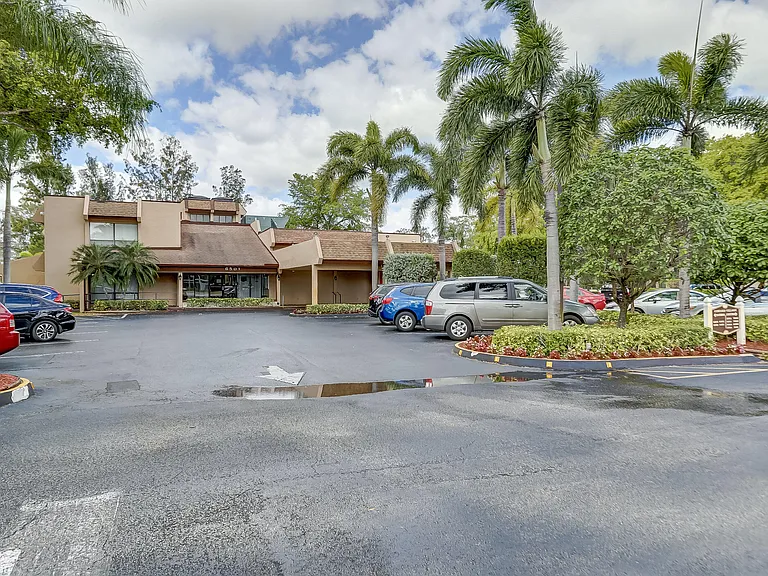 6751 N University Dr #302 — Photo 35