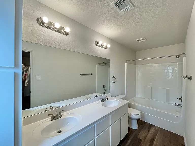 1806 Clovis Dr — Photo 23