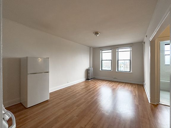 4th image of 3335 W Diversey Ave #522