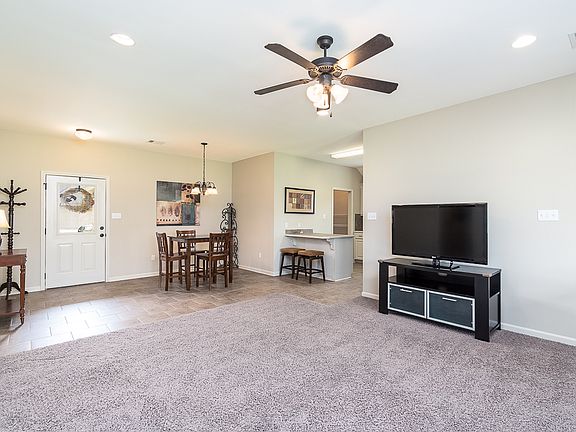 3rd image of 14501 Kelsey Dr