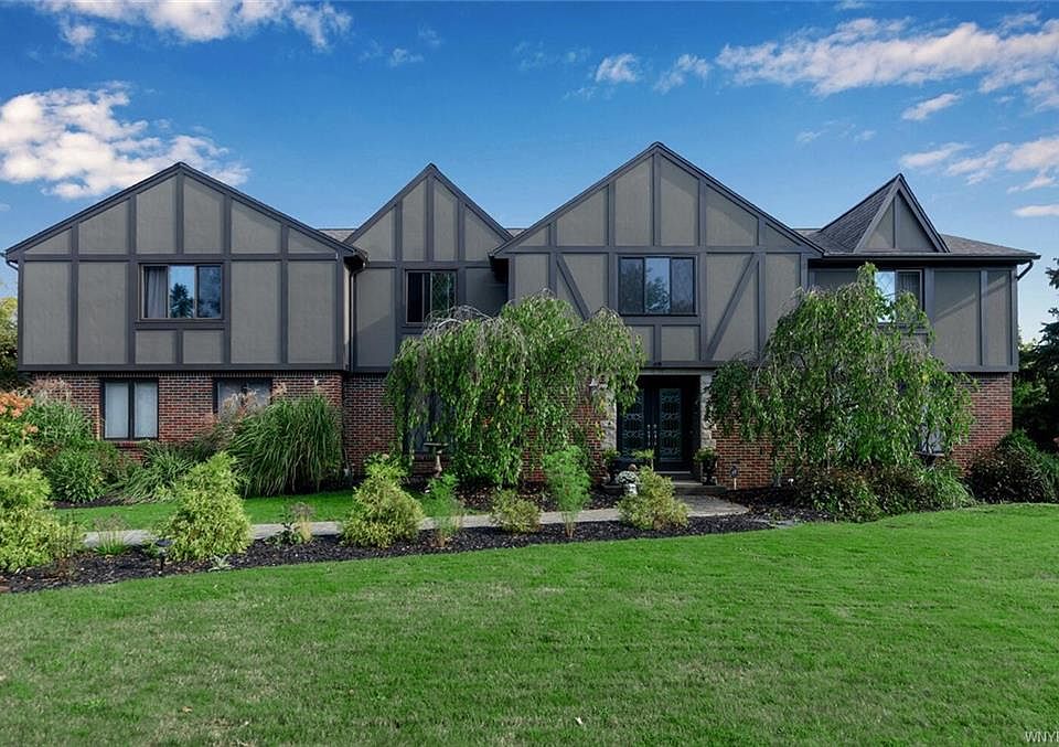 1st image of 68 Crown Point Ln