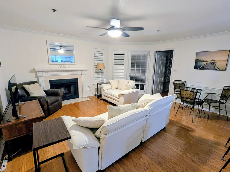 1000 W Horatio St — Photo 10