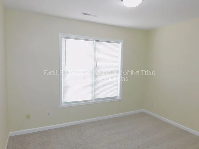 1856 Oakhurst Park Ln — Photo 9