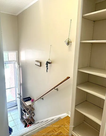 52 Beresford Dr — Photo 2