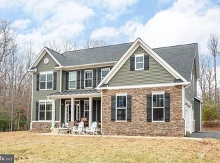22 Hartwood Valley Ct, Fredericksburg, VA 22406