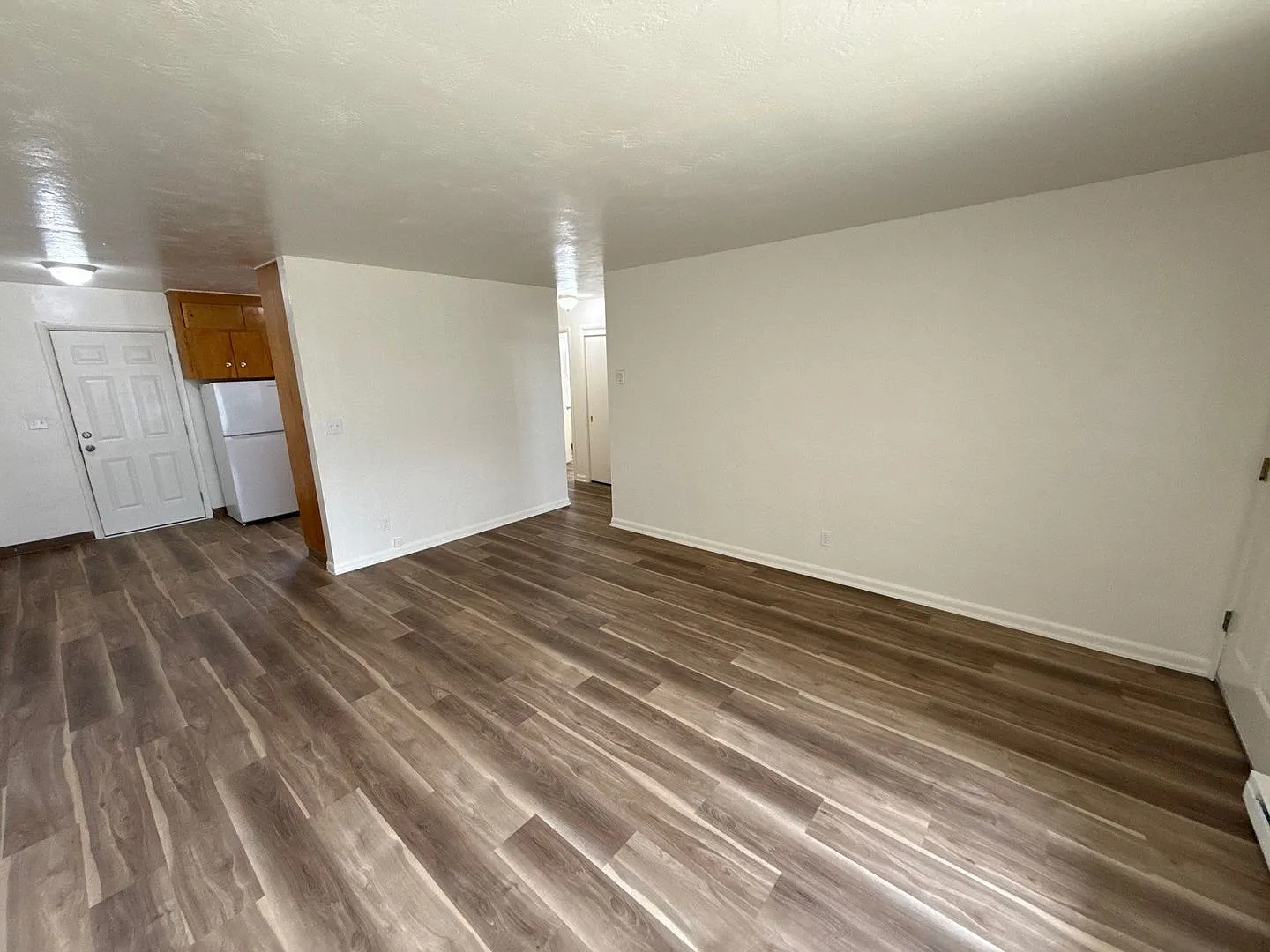 1 bed, 1.0 bath, 688 sqft, $1,045 — Photo 4