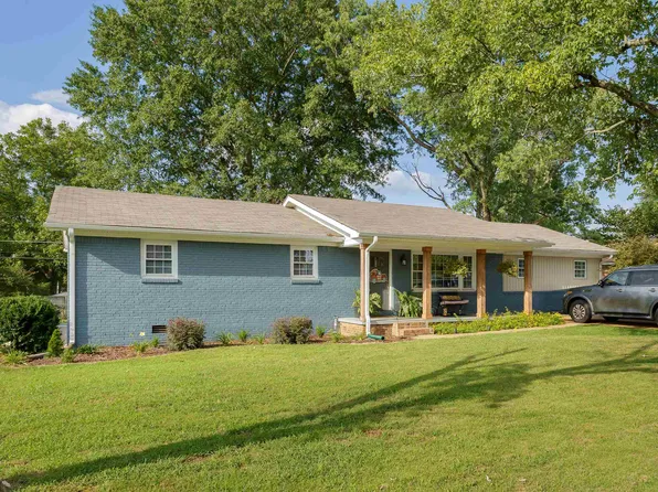 1009 Hemlock St, Tuscumbia, AL 35674