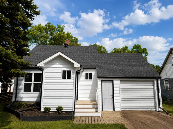 922 Tindolph Ave S, Thief River Falls, MN 56701