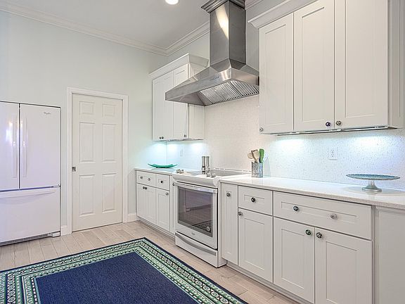 5th image of 7106 Lone Oak Blvd