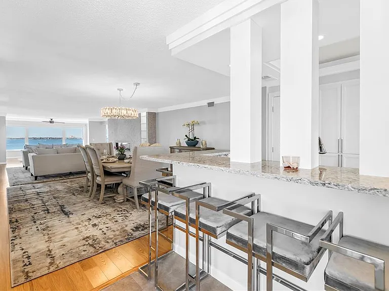6020 Shore Blvd S #712 — Photo 5