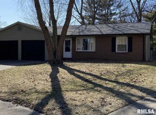 3225 Clarendon Dr, Springfield, IL 62704