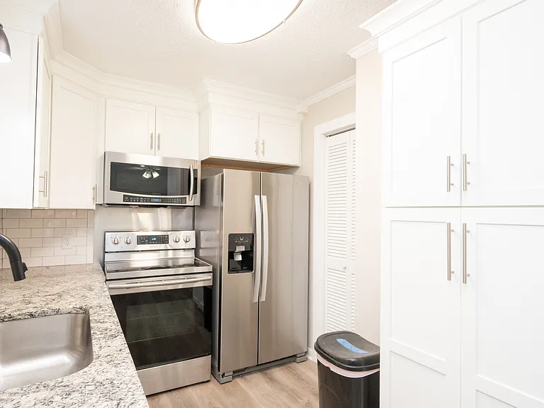 415 Parkdale Dr #18C — Photo 11