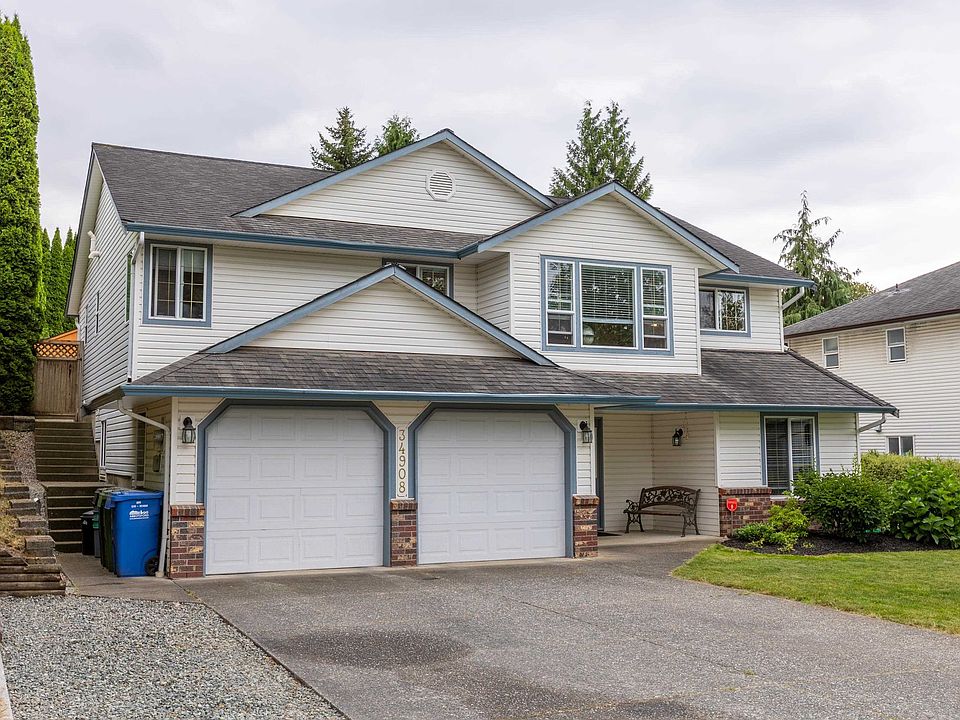 1st image of 34908 Millar Cres