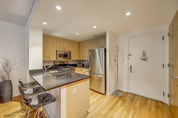 Sold by Redfin Real Estate | media 2