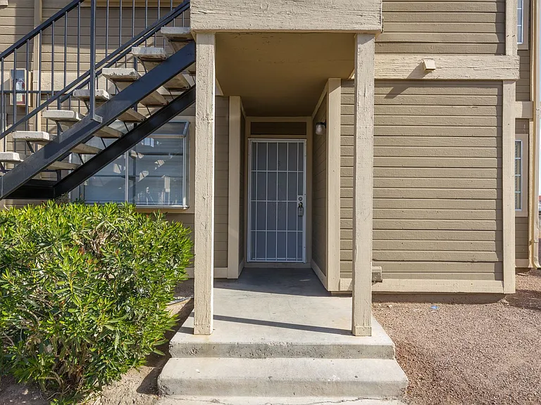 2674 Bryandouglas Dr — Photo 2