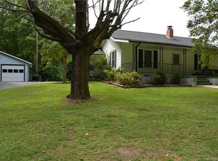 70 Ridge St, Marion, NC 28752