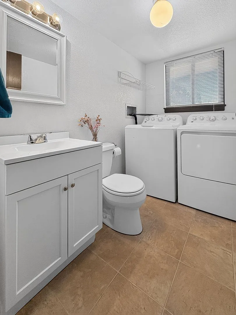 3 Bed 2.5 Bath Heights Condo — Photo 2