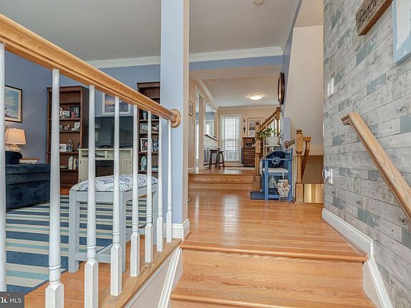 3rd image of 6123 Wrenleigh Row