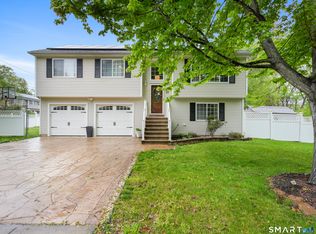 37 Kingswood Dr, New Haven, CT 06513