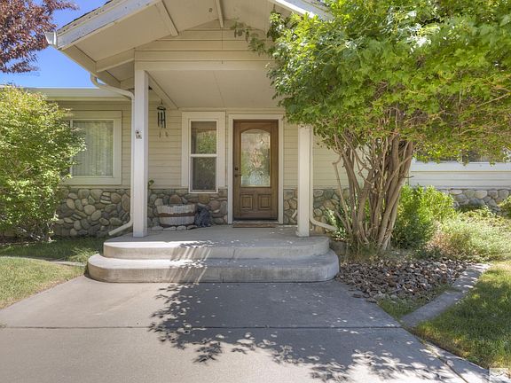 2nd image of 3 Canyon Dr