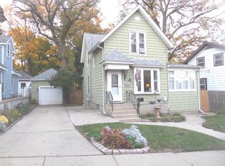 758 Pennsylvania Ave, Elgin, IL 60123