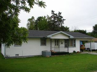 621 St Charles St, Marshfield, MO 65706