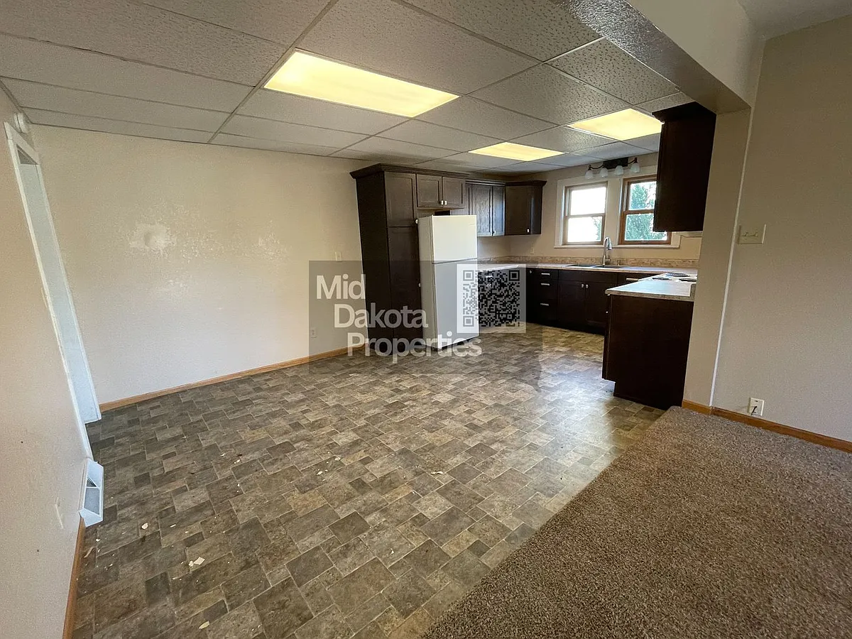 Building Photo - 420 E 6th Ave