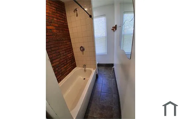 Building Photo - 2459 Druid Hill Ave #2
