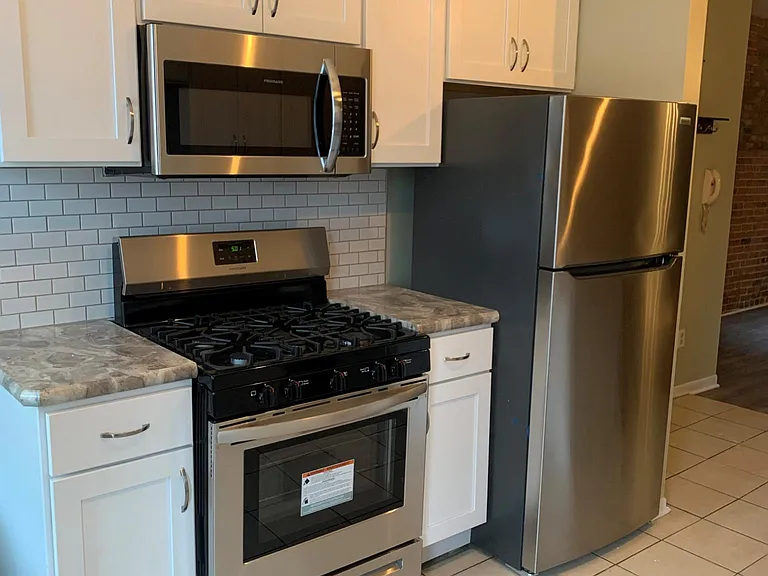 65 Whitney Pl #4 — Photo 4