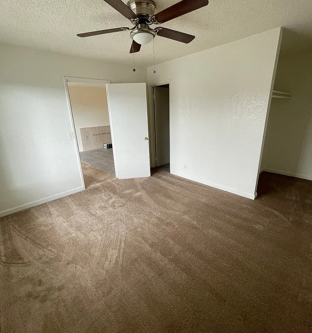 108 Center St — Photo 4