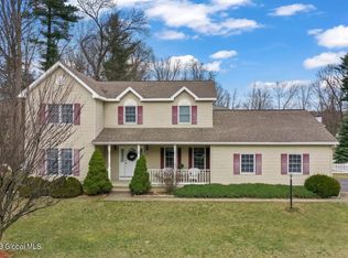 1 Mapleline Rd, Ballston Lake, NY 12019