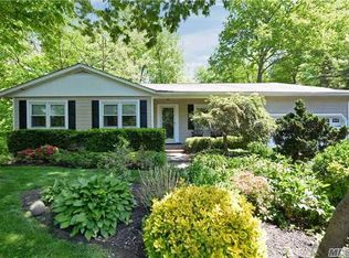 98 Vineyard Rd, Huntington, NY 11743
